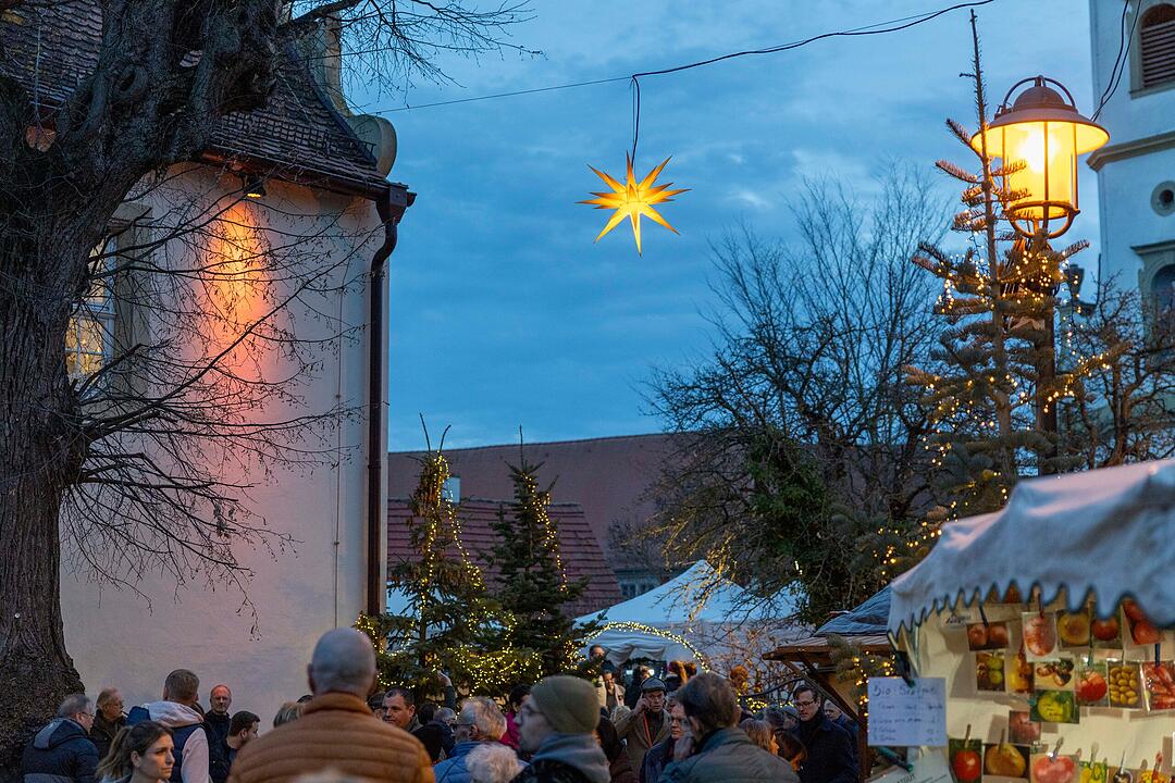 R&ouml;delsee, Traditioneller Weihnachtsmarkt rund um das Schloss
