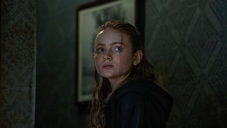 Ellie (Sadie Sink, "Stranger Things") ist auf ihren Vater nicht gut zu sprechen.