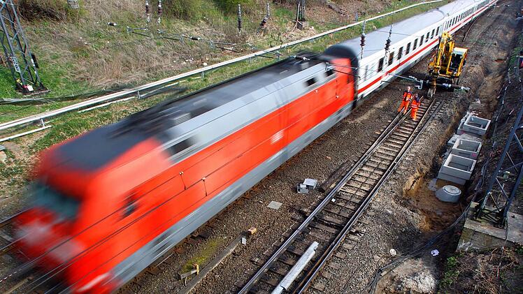 Die Bundespolizei hat nun Ermittlungen eingeleitet und versucht zu klären, woher die Geruchsentwicklung stammt und ob in dem Zusammenhang Straftaten begangen wurden. Foto: Jens Büttner dpa/lmv/lno