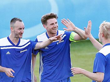 Philipp Nagengast (li.) peilt mit Team Bayern den Titel an.  Foto: BFV