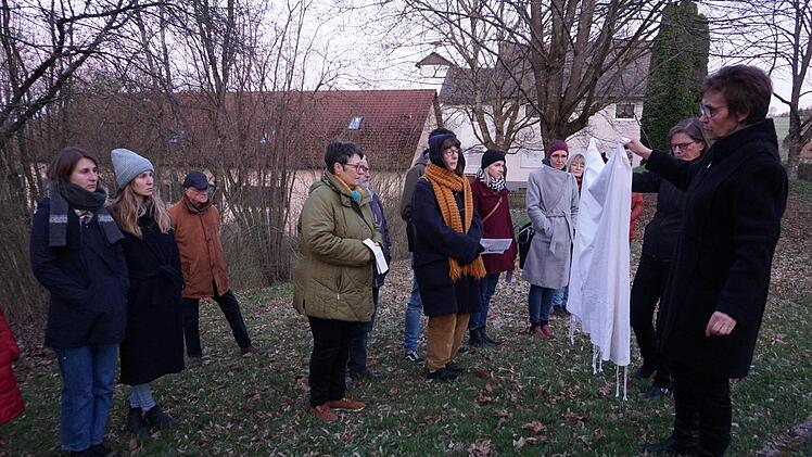 Aus dem Tischtuch wurde das Schweißtuch der Veronika. Foto: Marion Eckert