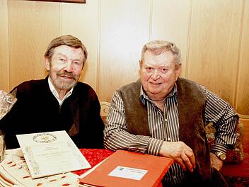 Zwei Urgesteine des FSV: Georg Geck (l.) und Robert Erlwein Foto: Galster