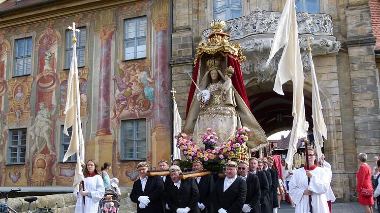 Die Prozession mit der freudenreichen Muttergottes der Oberen Pfarre (hier ein Bild von 2019) wird es in diesem Corona-Jahr nicht geben.Foto: Marion Krüger-Hundrup