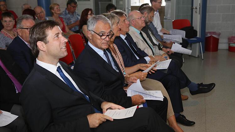 Zwei Partner in Europa: Forchheims Landrat Hermann Ulm (vorne) und der Bürgermeister von Biscarrosse, Alain Dudon (daneben),