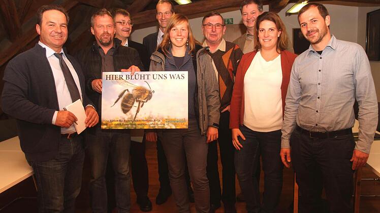 Die Teilnehmer des "runden Tisches" mit (von links) Dieter Möhring, Guntram Ulsamer, Dr. Werner Hornung, Jürgen Schubert, Karin Thaumüller, Peter Kirchner, Klaus Merkel, Jennifer Knipping und Johannes Bayer.