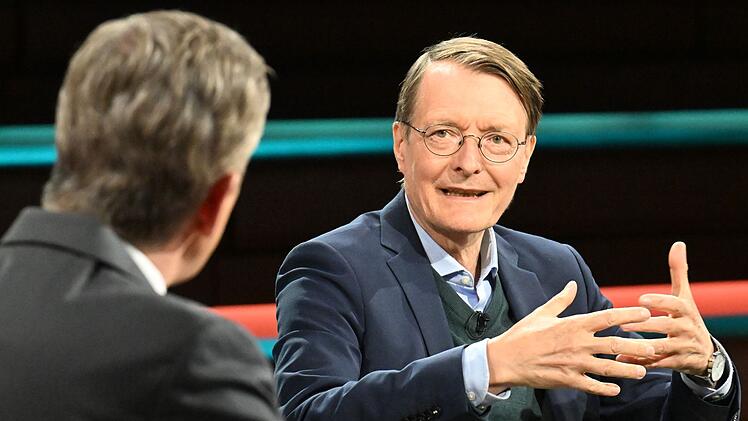 "Ich glaube, er w&uuml;rde es aber auch nicht besser machen", glaubte Karl Lauterbach (rechts) nicht, dass Markus S&ouml;der als Kanzler mehr &uuml;berzeugen w&uuml;rde als Friedrich Merz.