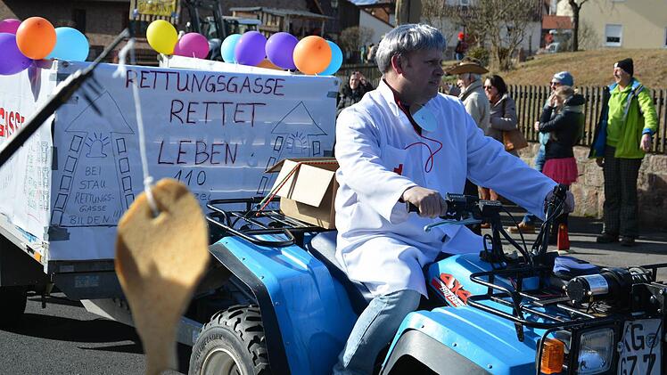 Faschingsumzug in Katzenbach und Lauter. Foto: Björn Hein