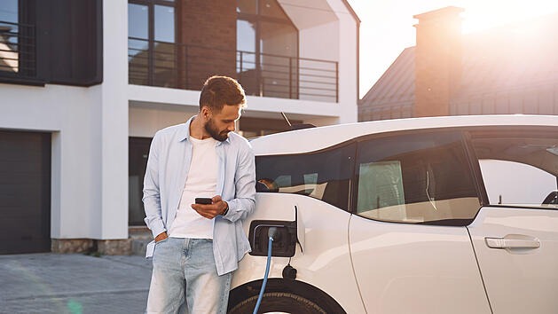 Elektroauto, E-Auto, Lades&auml;ule, Auto