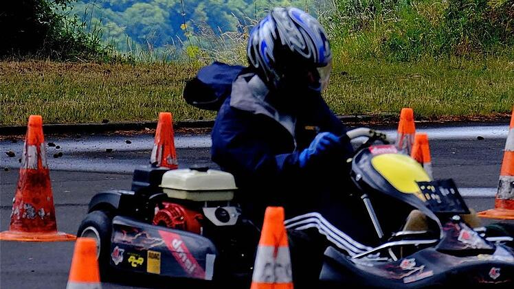 Philipp Hofmann auf Tour durch die Pylonen. Foto: Gerd Schaar