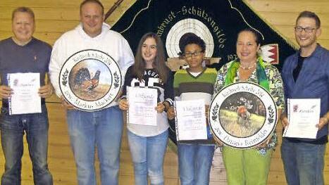 Von links nach rechts: Thilo Heberlein, Markus Mackert, Lara Greifenberg, Darian Schatz, Daniela Reinfelder, Christopher Griebel Foto: p