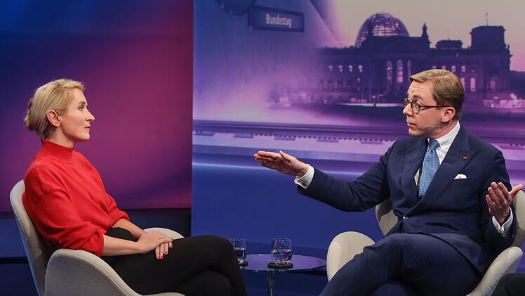 Bei den Themen Vemörgens- und Erbschaftssteuer gerieten Ines Schwerdtner (Die Linke) und Philipp Amthor (CDU) aneinander.