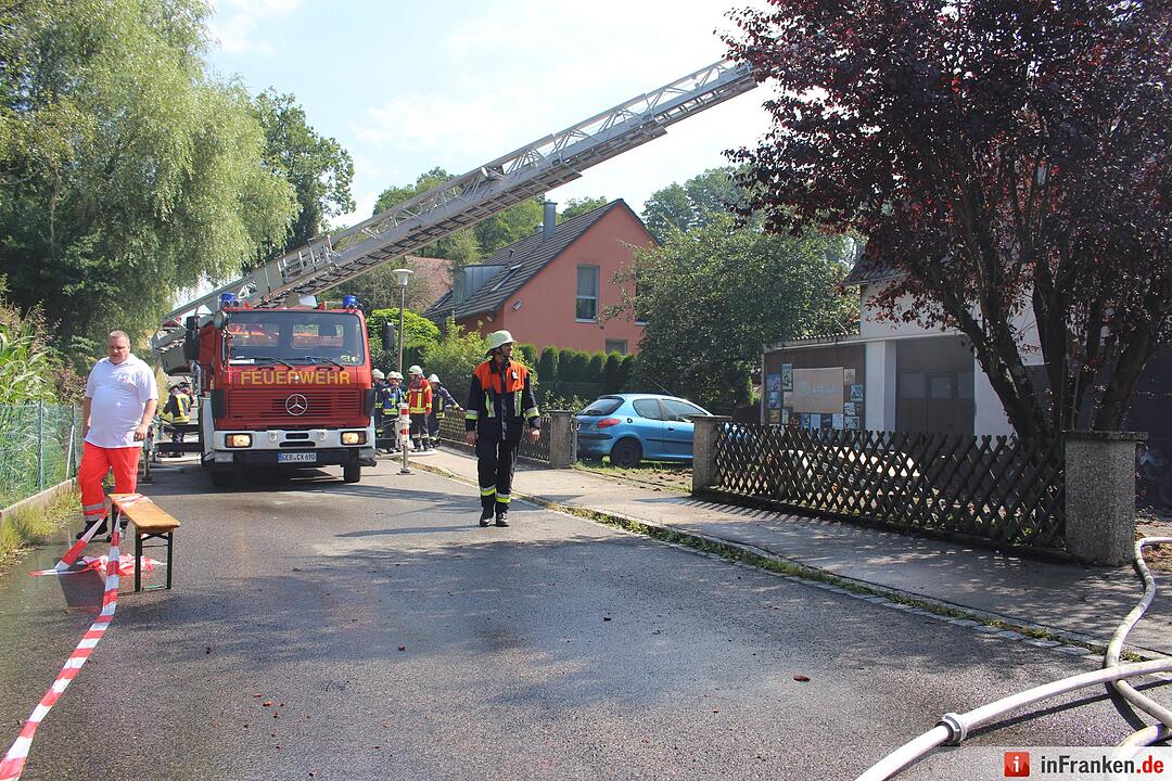 Garage in Burgthann brennt ab