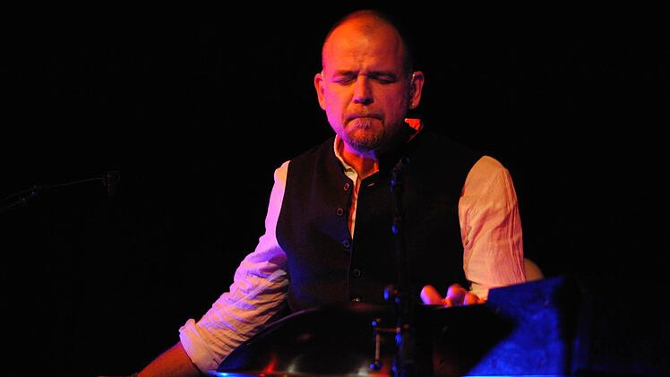 Martin Kälberer beim Konzert im Schwarzen Bären.  Foto: Carolin Herrmann