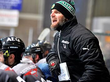 Beim Play-off-Barte des Propheten: HEC-Spielertrainer Daniel Jun erwartet, dass das Duell mit Erding spannend bleibt. Foto: Picturedreams