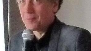 Dirk Reinhardt bei seiner Lesung in Haßfurt. Foto: Sabine Weinbeer