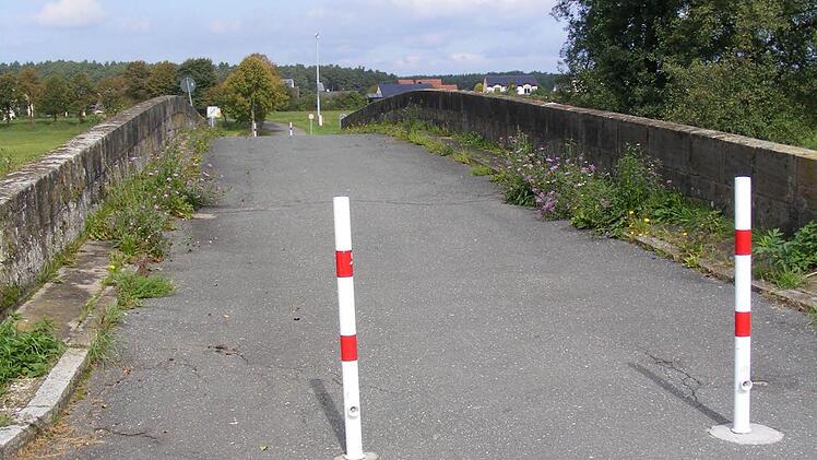 Die Weppersdorfer Brücke darf weiterhin nur von Fußgängern und Fahrradfahrern genutzt werden. Foto: Mona Lisa Eigenfeld/Archiv