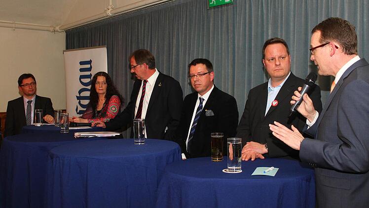 Das Podium (von links): Moderator BR-Redaktionsleiter Alexander Müller, Doris Stein, Stefan Schaffranek, Thomas Nagel, Ingo Lehmann, Wolfram Brehm. Foto: Miriam Hegner