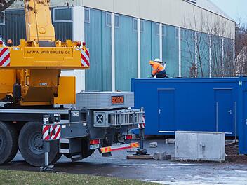 In unmittelbarer Nähe der Eishallen-Dauerbaustelle steht das neue Vereinsheim des FC 06 Bad Kissingen. Foto: Jürgen Schmitt