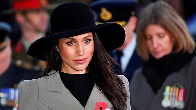 Herzogin Meghan hat auf Instagram private Schnappschüsse mit ihrer Tochter Lilibet geteilt.