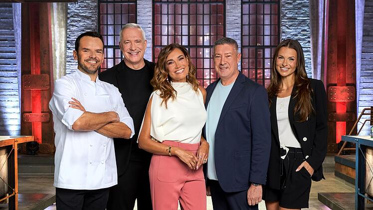 Wie schon in den vergangenen sechs Jahren, moderiert Wontorra auch in der Fr&uuml;hlingsstaffel von "Grill den Henssler" die Kochduelle der Promis.