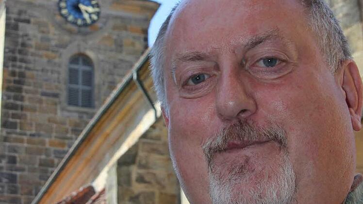 Eberns Pfarrer, Pater Rudolf Theiler.