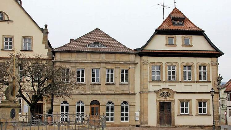 Die neue Fassade des Merkl-Hauses am Marktplatz sorgte bei der Bürgervereins-Versammlung für positive Reaktionen. Fotos: Ralf Kestel