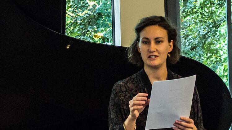 Constanze Rückert moderierte die Coburger Schubertiade im Haus Contakt.Foto: Jochen Berger