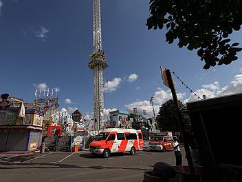 Feuerwehr auf Würzburger Kiliani-Volksfest mit spektakulärer Übung