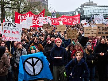 Bundesweiter Schulstreik gegen Wehrpflicht