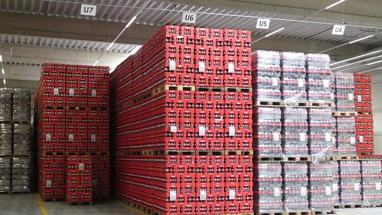 Im neuen Lager gibt es 15000 zusätzliche Palettenstellplätze.