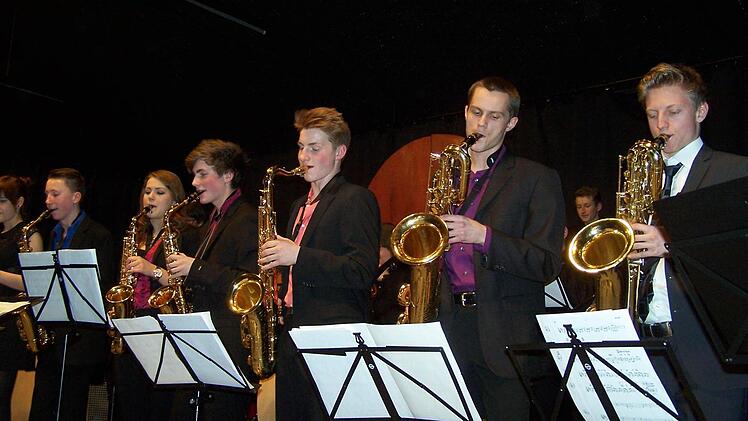 Die Saxophonisten des CV-Gymnasiums begeisterten beim Big-Band-Konzert. Foto: Horst Wunner