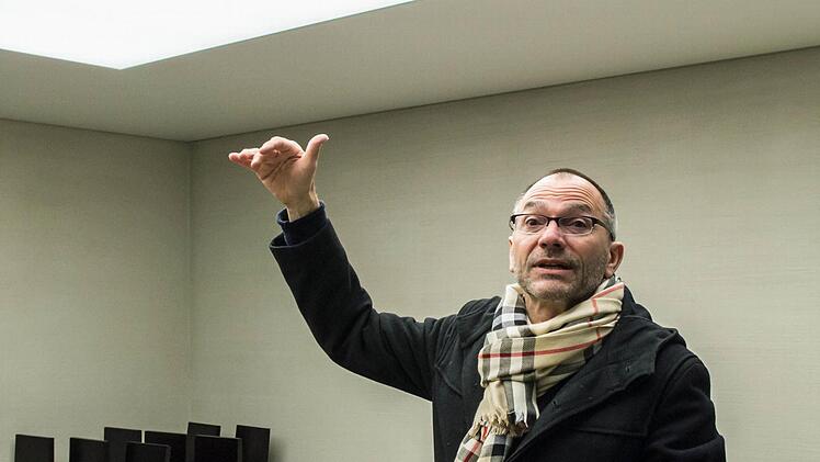 Dekan Roland Huth in der neuen Kapelle von St. AugustinFoto: Jochen Berger