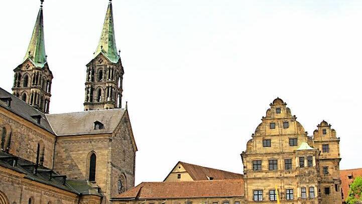Auf dem Domplatz wird am Sonntag der Festgottesdienst mit dem Erzbischof stattfinden, werden sich viele Verbände und Einrichtungen mit Ständen präsentieren.  Foto: bbk