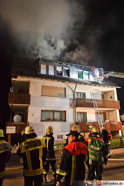 Feuer in Mehrfamilienhaus in Hallstadt im Landkreis Bamberg
