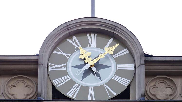 Uhr am Turm von SChloss Ehrenburg in CoburgFoto: Jochen Berger