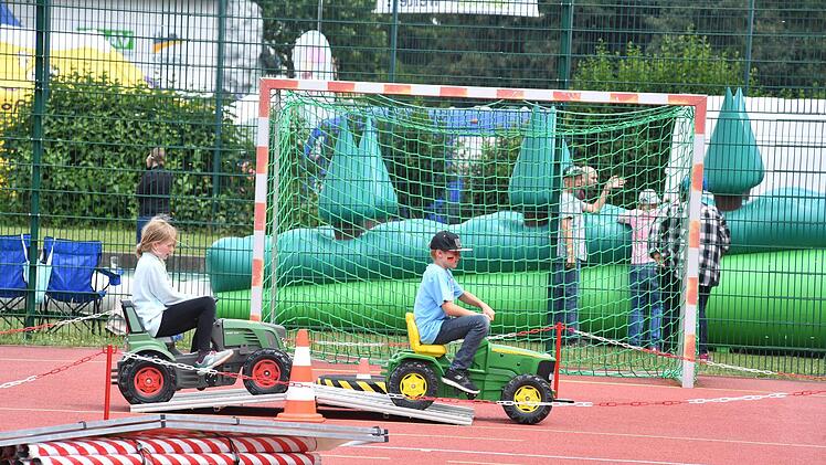 Spielzeug zum Ausprobieren. Foto: Ronald Rinklef