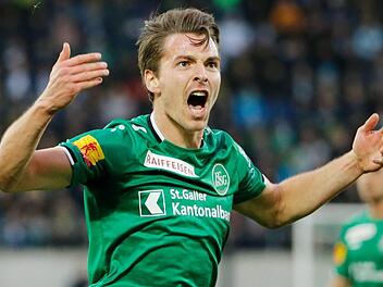Beim FC St. Gallen hat Lukas Görtler sein fußballerisches Glück gefunden: Der Kemmerner ist absoluter Leistungsträger beim Schweizer Erstligisten. Das Bild zeigt ihn in seinem vorerst letzten Spiel am 23. Februar, als er in der                                                                              Nachspielzeit gegen Bern nach zuvor zwei Vorlagen das 3:2 erzielte. Allerdings glichen die Young Boys noch zum 3:3 aus. imago