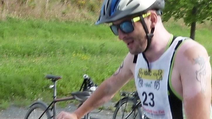 Felix Karl stieg als erstes auf das Rad.