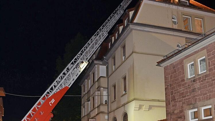 Dachstuhlbrand nach einem Blitzeinschlag vom 10. Juli.