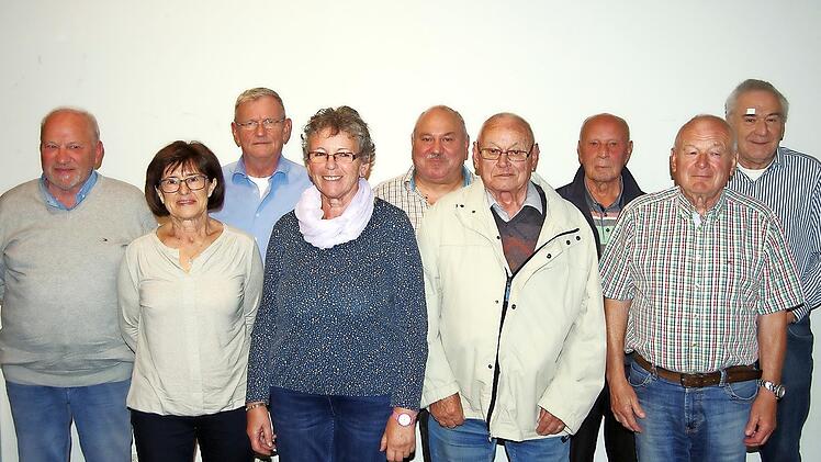 Ehrungen für langjährige Mitgliedschaft beim Rauchclub (von links): Helmuth Kiesel, Cäcilie Kiesel, Harald Reinl, Petra Häfner, Horst Sterker, Karl Schäfer, Paul-Hans Kaiser, Jürgen Herbst, Norbert Metz.