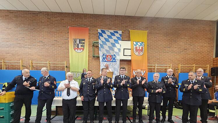 Oberfränkische Feuerwehrmannschaften nahmen an Bezirksleistungsmarsch teil