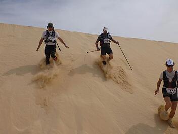 Faszination Ultra-Marathon Boa Vista: Vor allem die vielen sandigen Streckenabschnitte kosten  den Läufern extrem viel Kraft. Fotos: privat