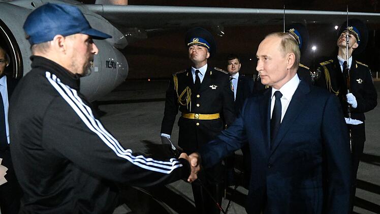 Die Agenten der russischen Geheimdienste sind ein scharfes Schwert Pr&auml;sident Putins. In einem gro&szlig;en Gefangenenaustausch mit dem Westen holte der russische Pr&auml;sident im Sommer 2024 hochrangige Agenten nach Hause und empfing sie pers&ouml;nlich am Flughafen in Moskau.