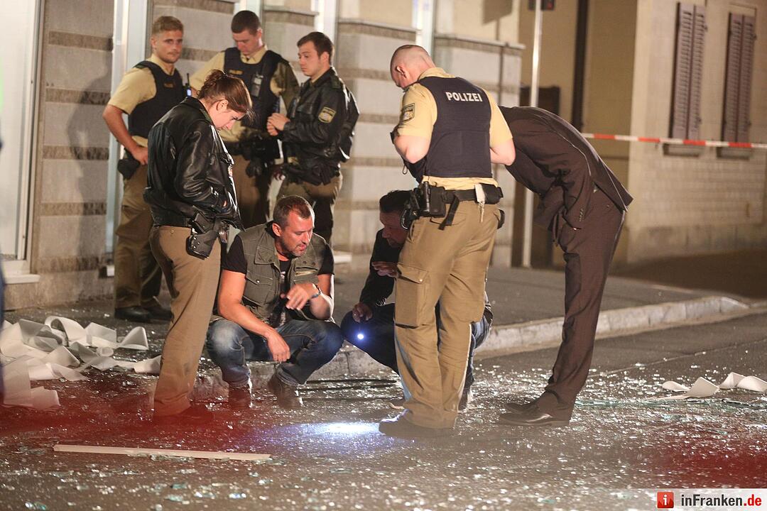 Unbekannte sprengen Geldautomat im Kreis Schweinfurt – Großfahndung läuft