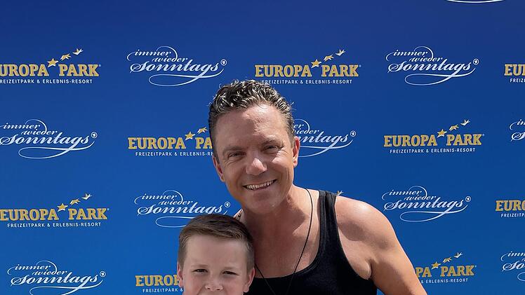 Stefan Mross (rechts) gibt jungen Talenten (hier Robert Schmidt aus Lanzendorf) gerne eine Chance.