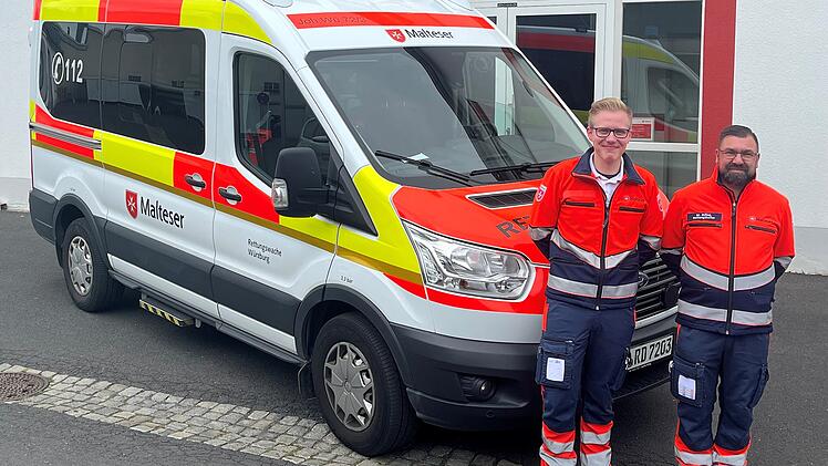 W&uuml;rzburger Rettungsdienste nehmen Nachtkrankenwagen in Betrieb