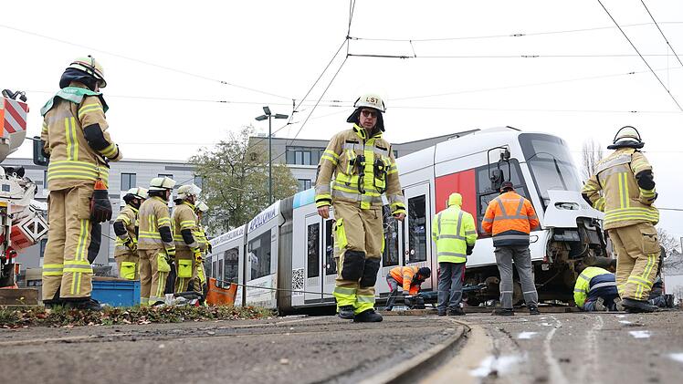 Straßenbahn in Düsseldorf entgleist