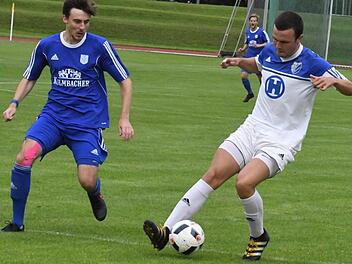 F&uuml;r Bad Kissingen und M&uuml;nnerstadt lief es  schlecht am Tag der Deutschen Einheit. Hier TSVler Tobias Kr&ouml;ckel (links) und Kissingens Philip Greubel in einem Spiel gegeneinander in der Saison 2017/18.Hopf