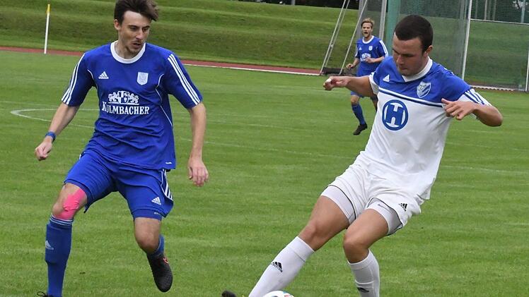 F&uuml;r Bad Kissingen und M&uuml;nnerstadt lief es  schlecht am Tag der Deutschen Einheit. Hier TSVler Tobias Kr&ouml;ckel (links) und Kissingens Philip Greubel in einem Spiel gegeneinander in der Saison 2017/18.Hopf
