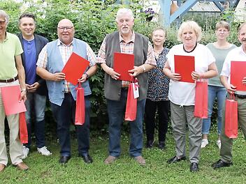 Ehrungen bei der SPD Niederfüllbach (von links): Siegfried Kirchner, Carsten Höllein, Walter Esch, Roland Trapp, Erika Krauß, Renate Eske, Dagmar Dressel, Klaus Eske